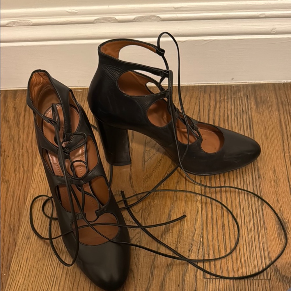 Scanlan Theodore Black Lace-Up Heels